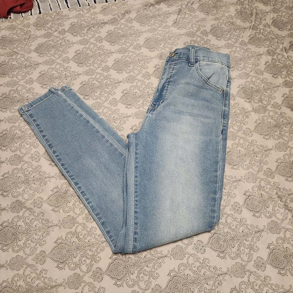 Curve Appeal Light Wash Stretch Skinny Jeans